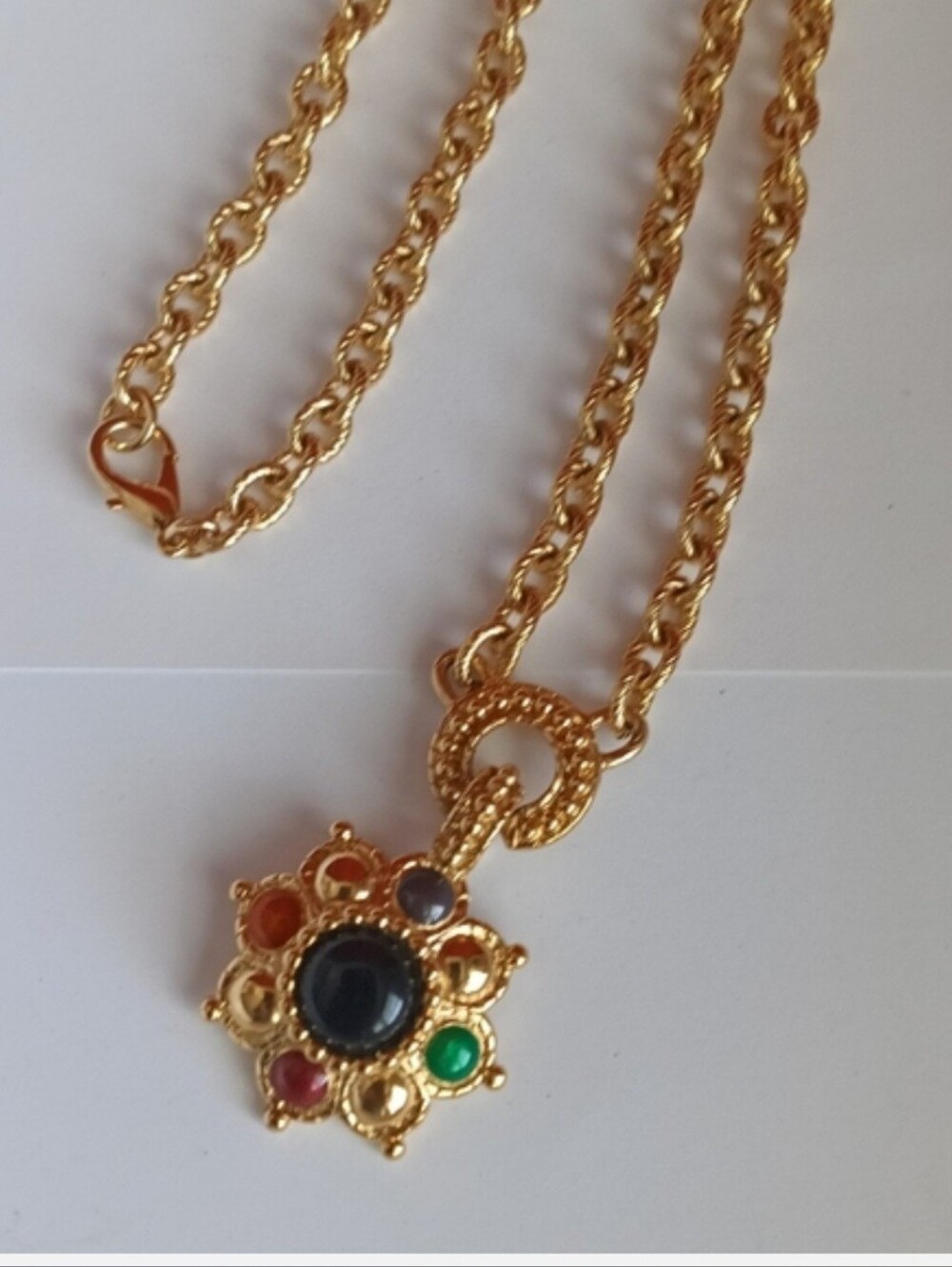 Smart & Garbee starburst-shaped multi-color cabochon pendant & Necklace